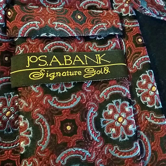 Jos A Bank Signature Old Collection Red Tie - Picture 2 of 4